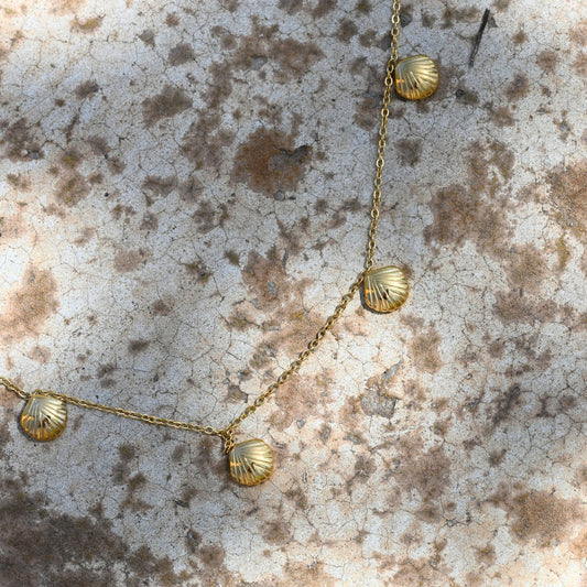 Small Shells Pendant Necklace