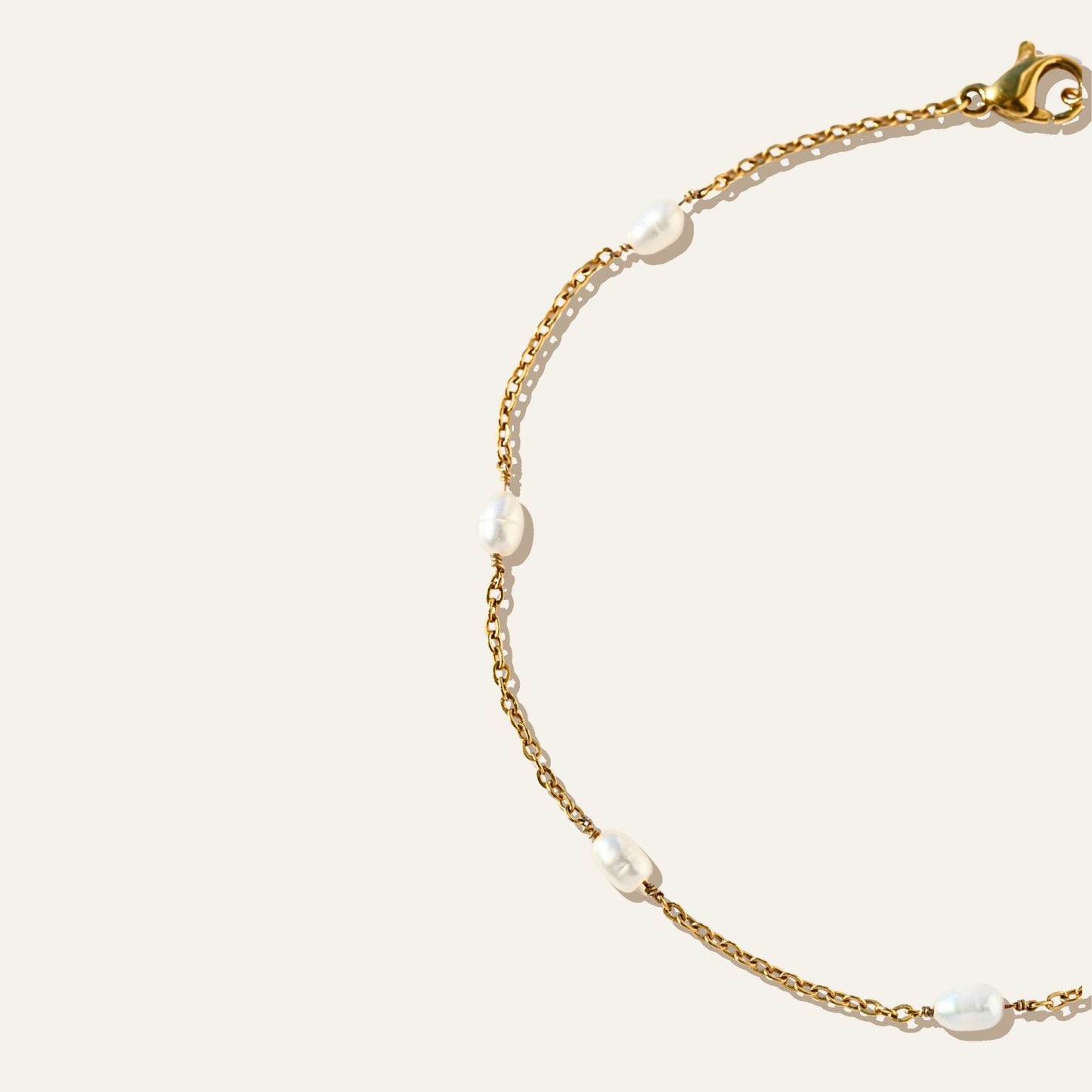 Small Pearls Chain Bracelet