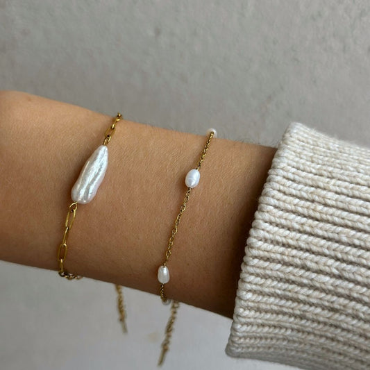 Pearl Paper Pin Bracelet