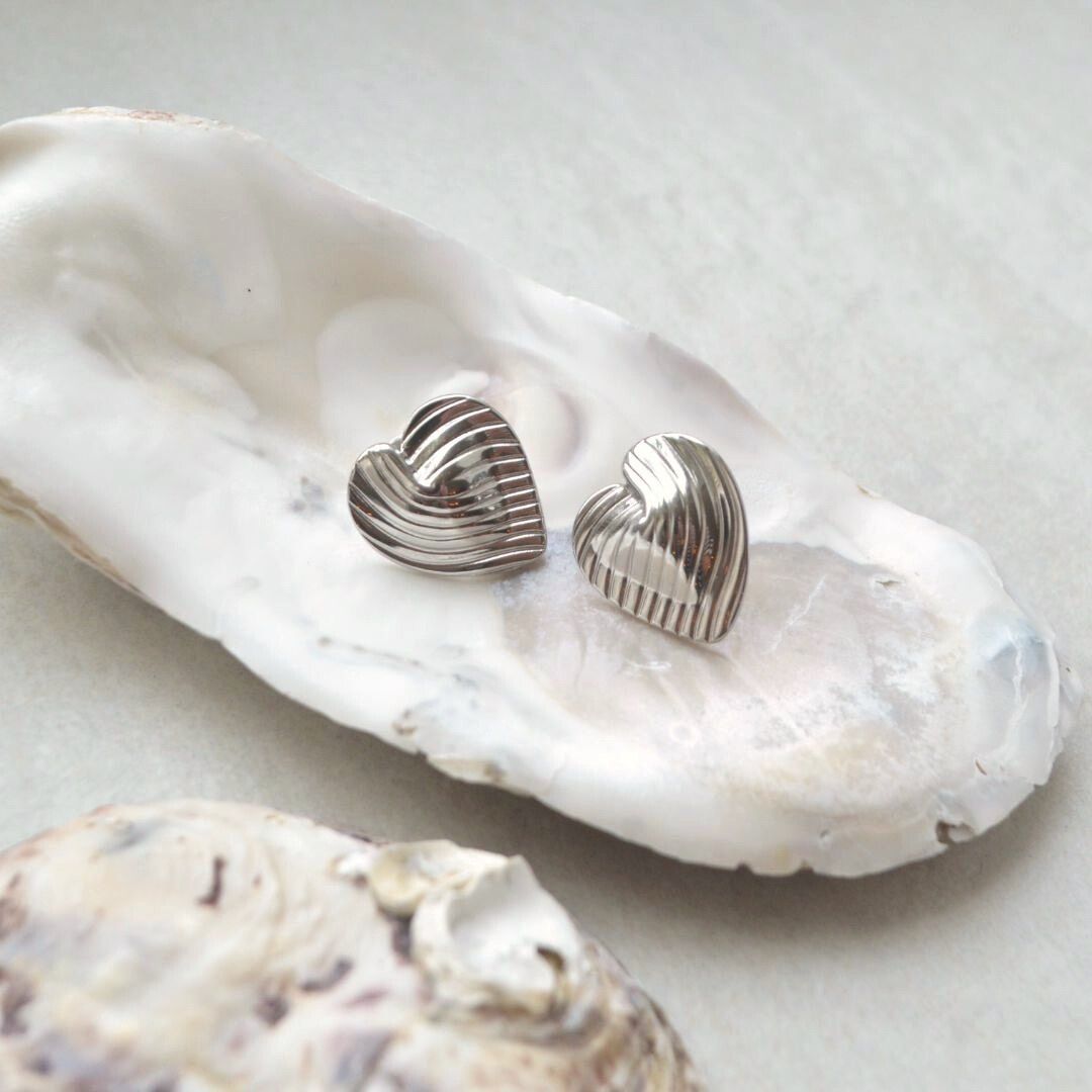 Silver Ribbed Heart Earrings