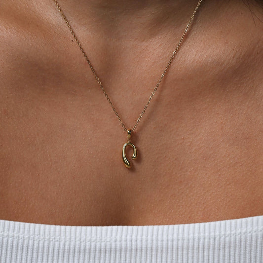 Arc Pendant Necklace