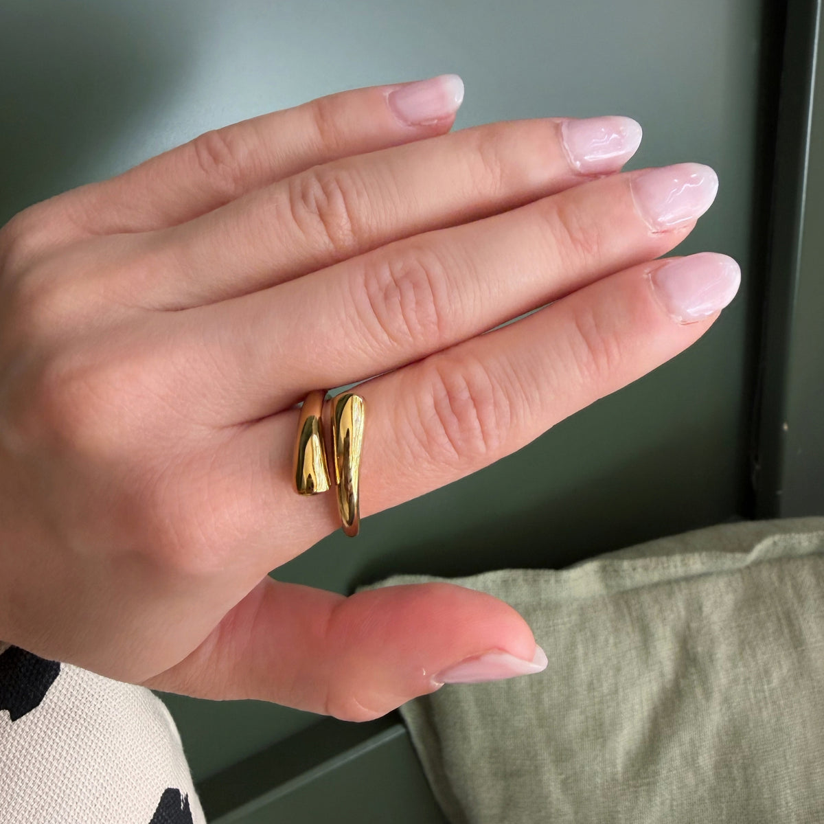 Essence Adjustable Ring